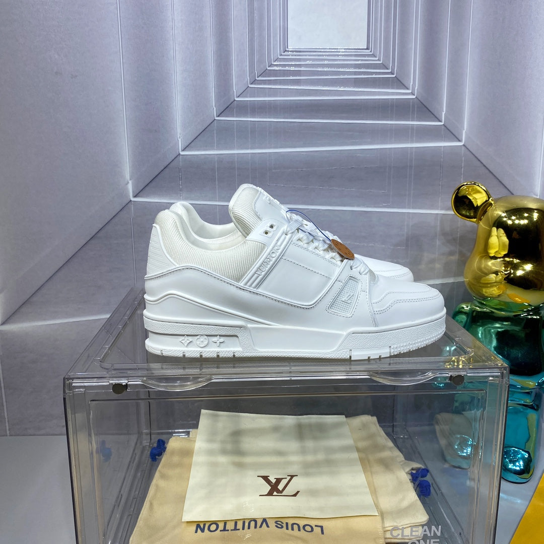 Louis Vuitton 154ELL24