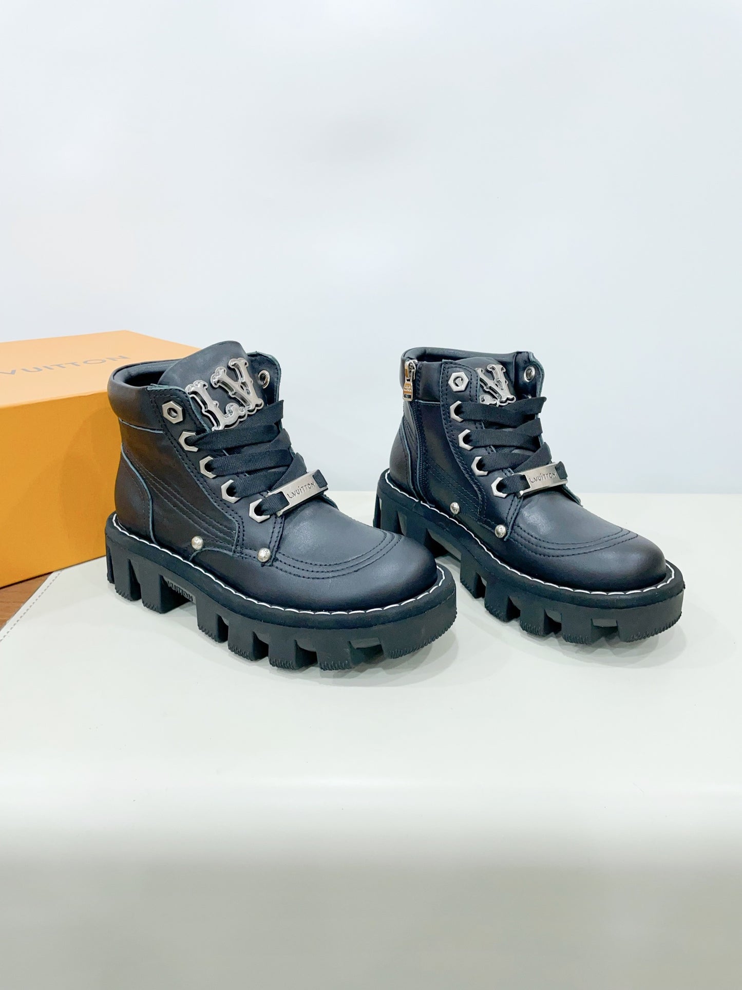 Louis Vuitton 22OKJGKA