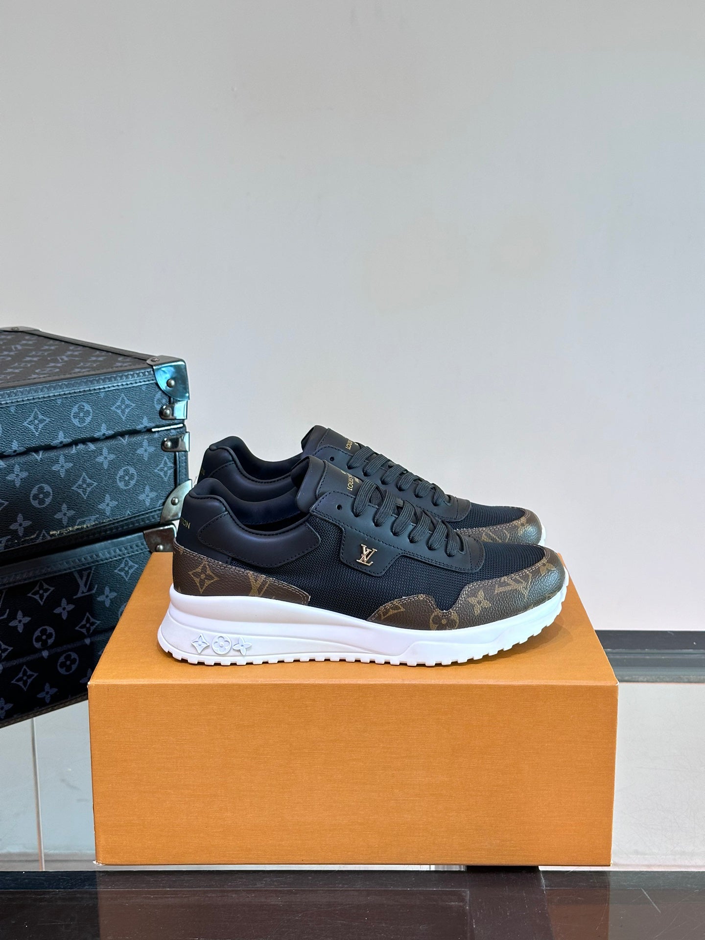 Louis Vuitton OM6X2I6A