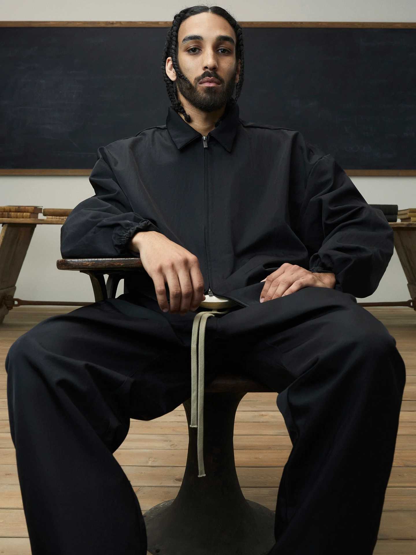 FEAR OF GOD ESSENTIALS 24FW stand collar windbreaker with appliqu茅 letter embroidery.