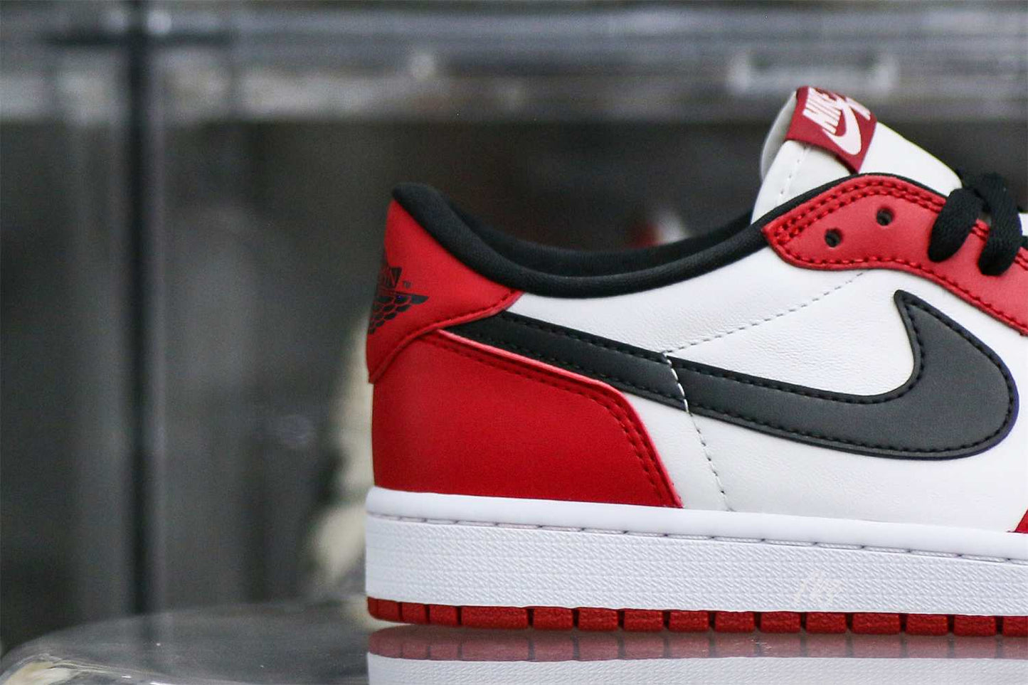 Air Jordan 1 Low Chicago 2016