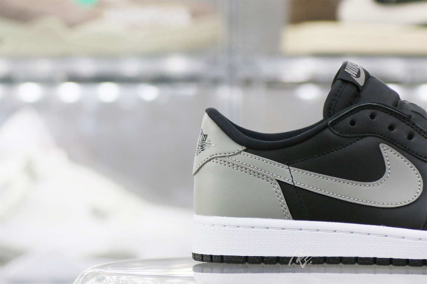 Jordan 1 Retro Low Shadow 2015