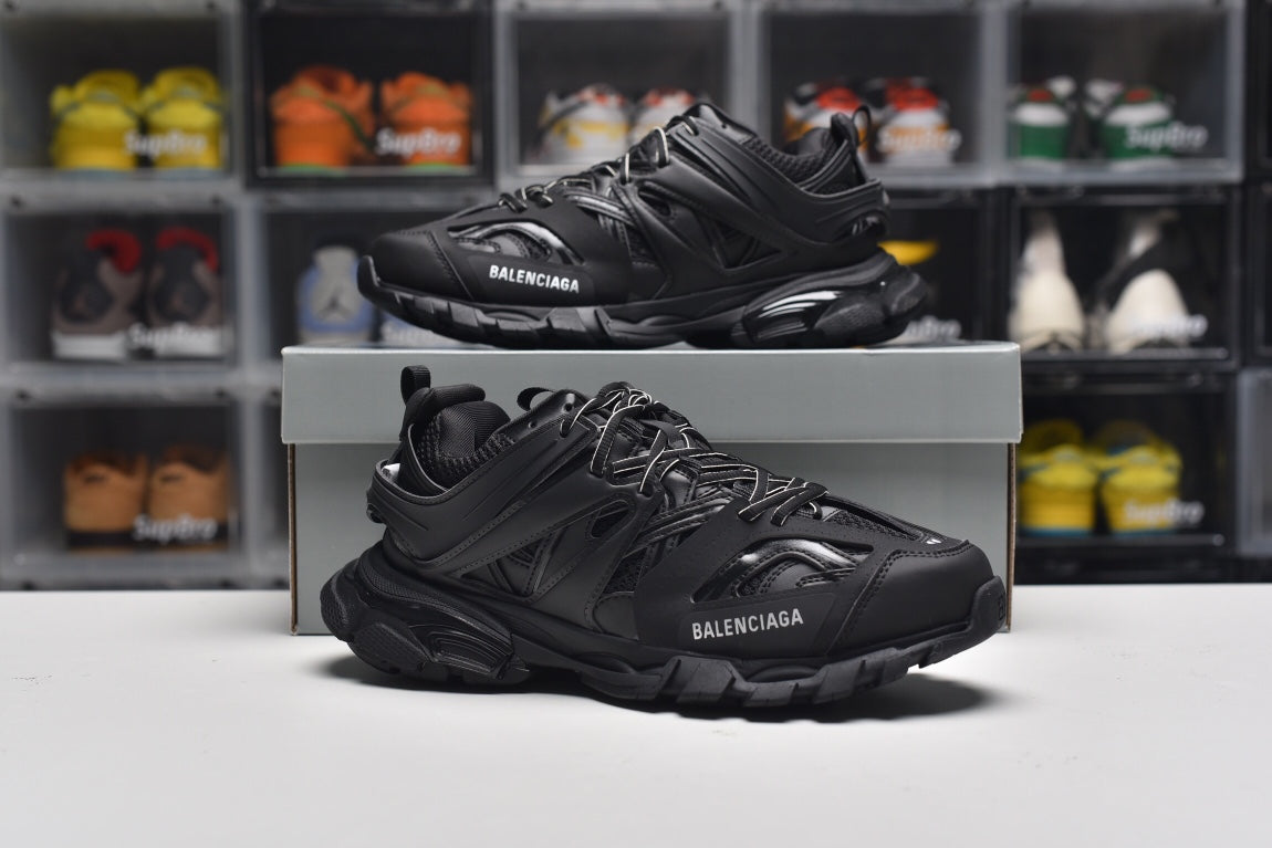 Balenciag* Tess S. Gomma Trek Sneaker