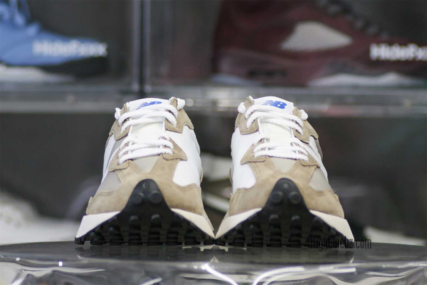 New Balance 327 Mushroom