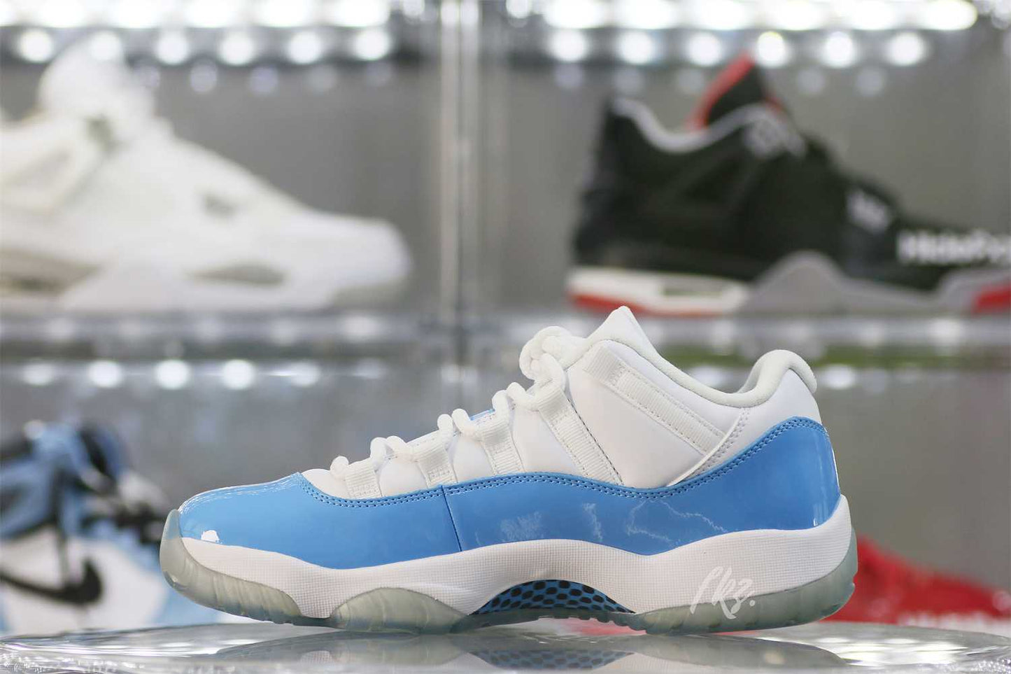 Air Jordan 11 Retro Low UNC