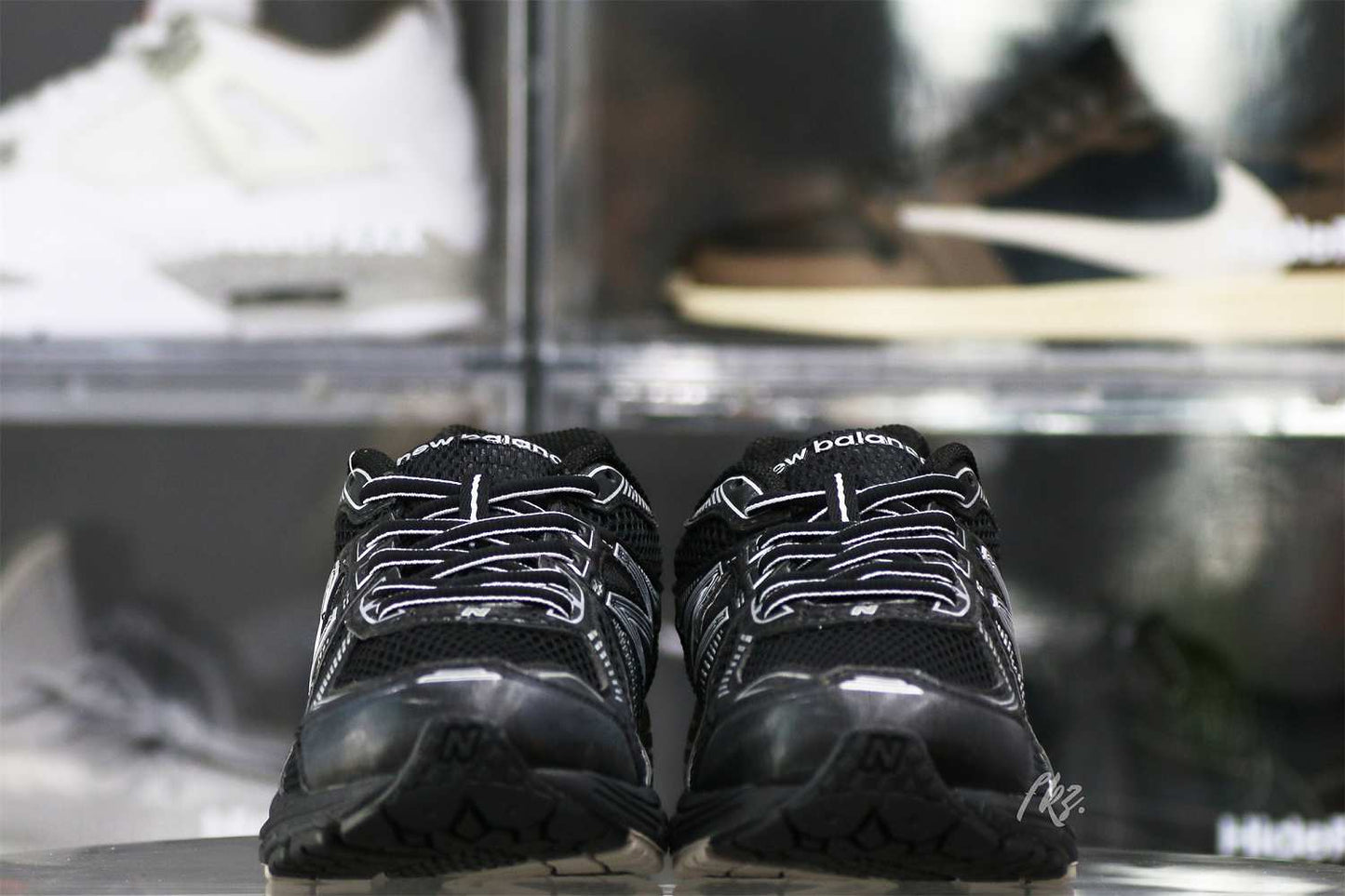 New Balance 860v2 Black Silver