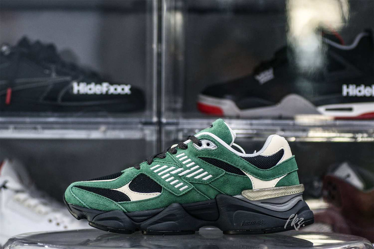 New Balance 9060 Team Forest Green