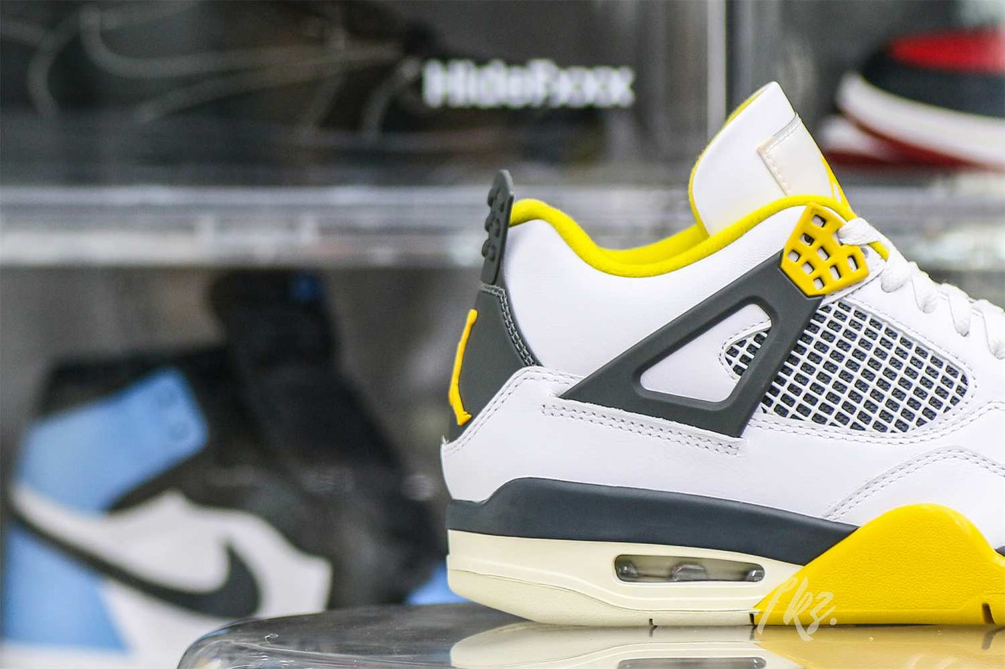 Air Jordan 4 Vivid Sulfur 2024 (Ln5 A1)