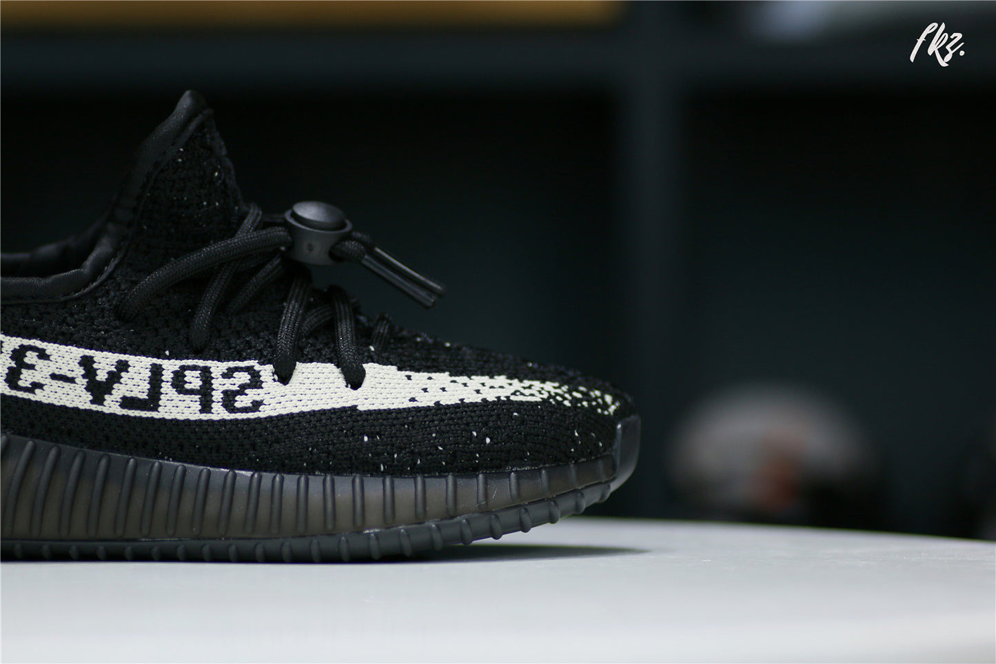 adidas Yeezy Boost 350 V2 Core Black White kid