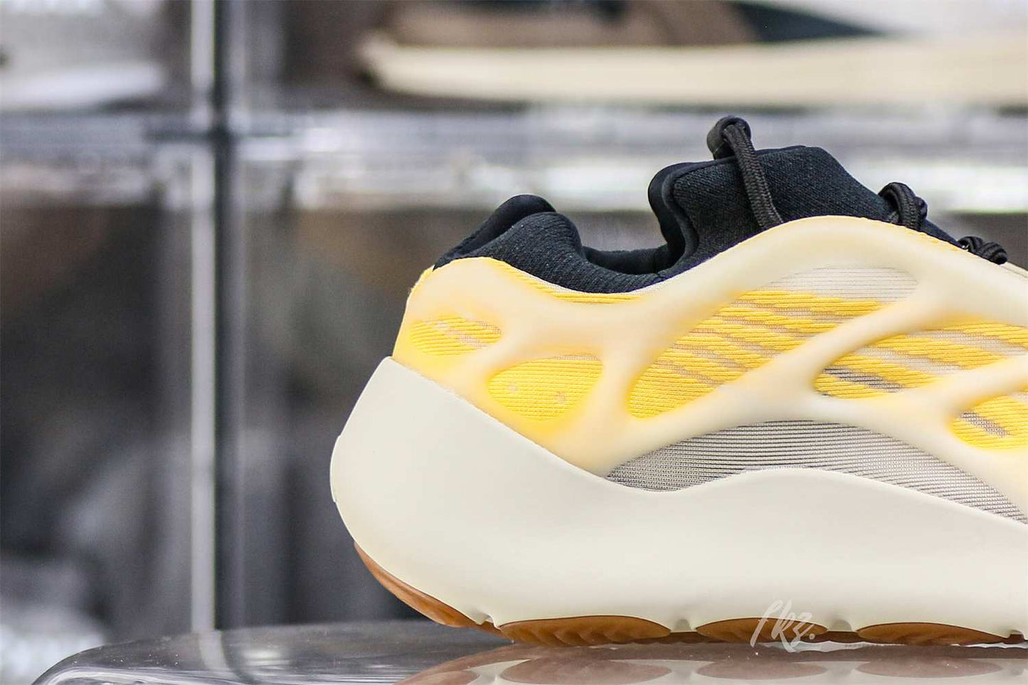 Yeezy 700 v3 Mono Safflower 2022
