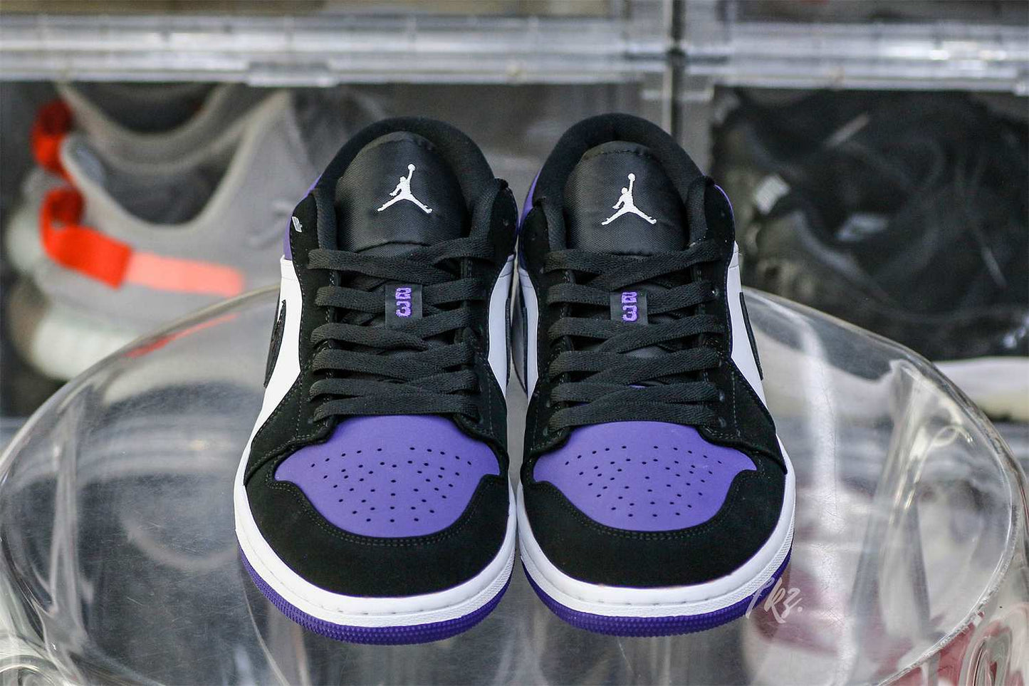 Jordan 1 Low Court Purple