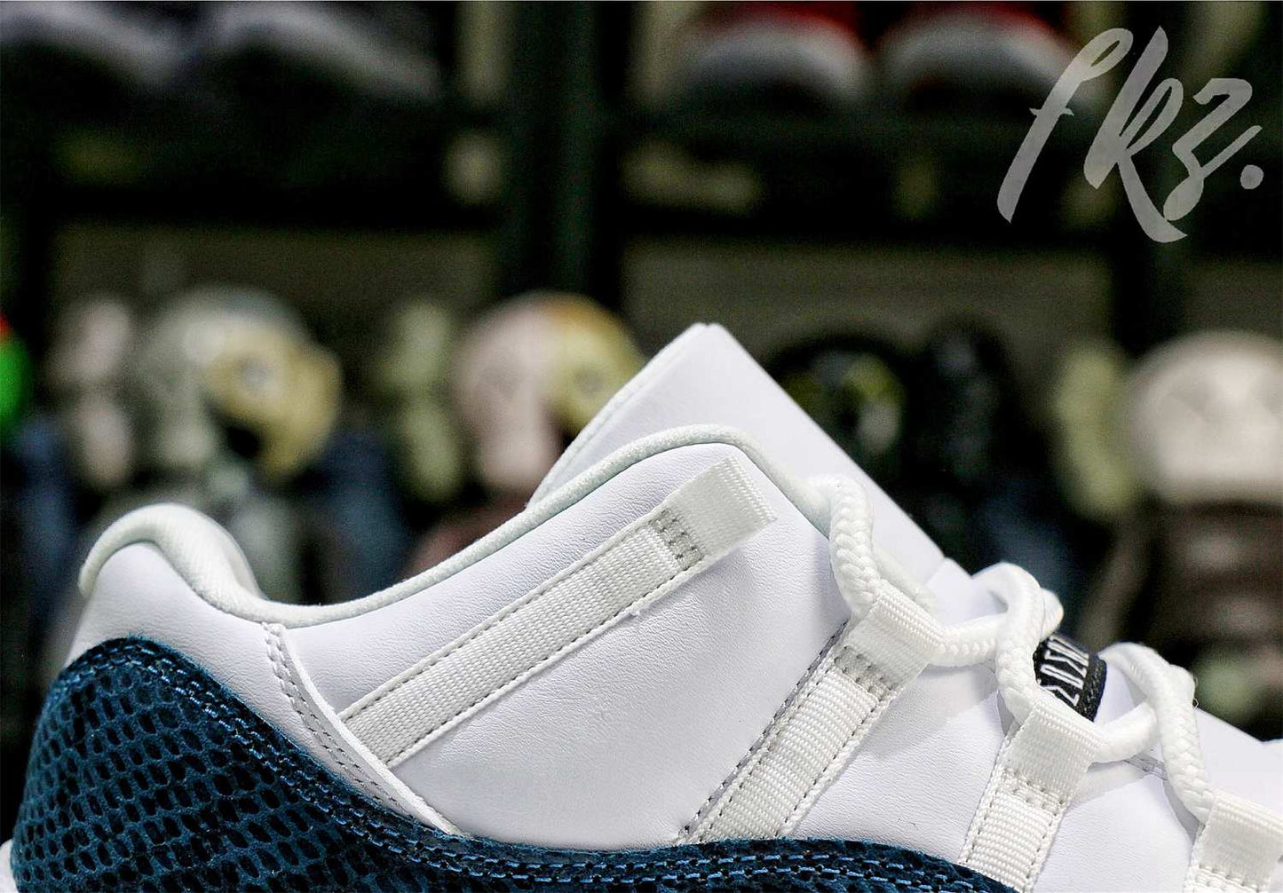 Air Jordan 11 Retro Low Le Snakeskin Blue 2019