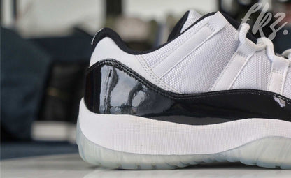 Air Jordan 11 Retro Low Concord
