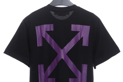 0W oil painting of Notre Dame with short sleeves