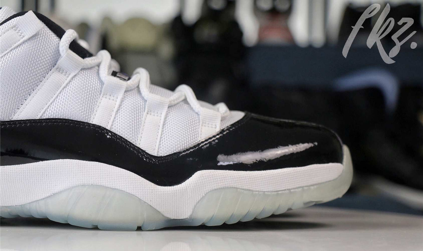 Air Jordan 11 Retro Low Concord