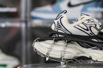 B@lenciag* 3XL Ski Sneaker in White (Removable footwear chains)