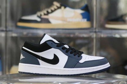 Jordan 1 Low Retro Navy
