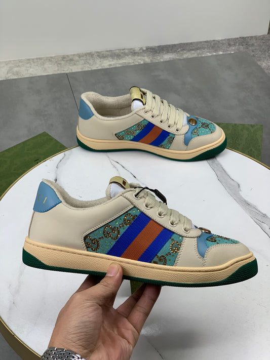 Gucci leather fabric with contrasting colors creates a visual impact