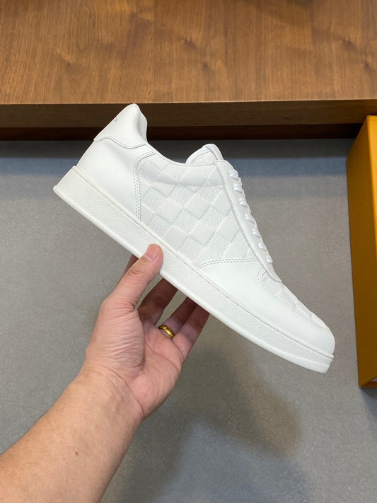 Louis Vuitton A5GR8ZLT