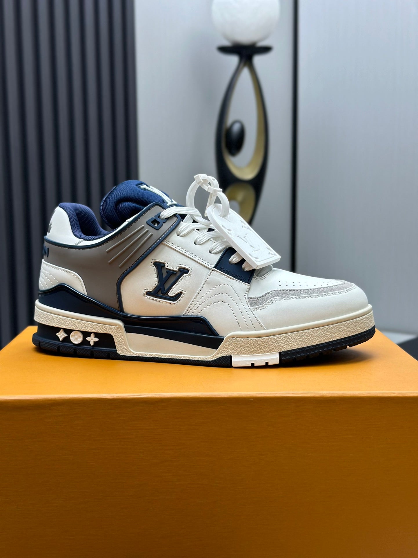 Louis Vuitton J8EJJHV1