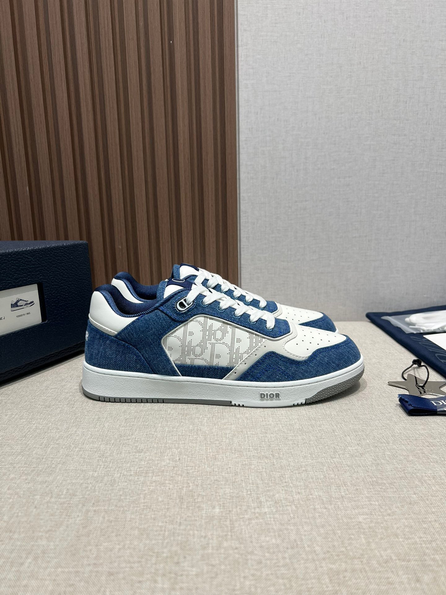 Dior B27 Leisure sports sneakers TKHTEXC2