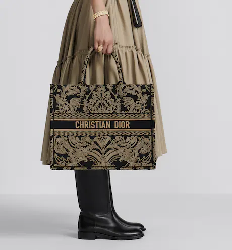 LARGE DIOR BOOK TOTE Black and White (42 x 35 x 18.5 cm)