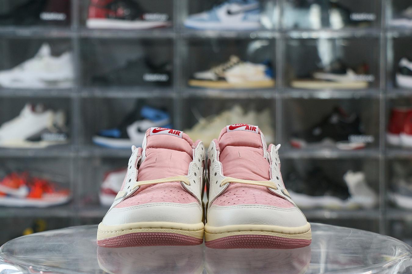 Travis Scott x Air Jordan 1 Low OG Shy Pink 2025