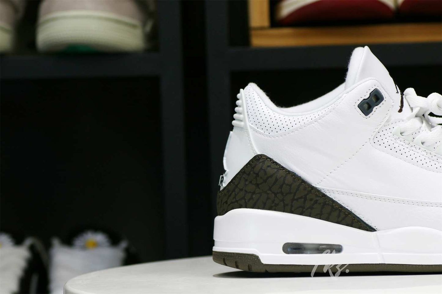 Air Jordan 3 Retro Mocha 2018