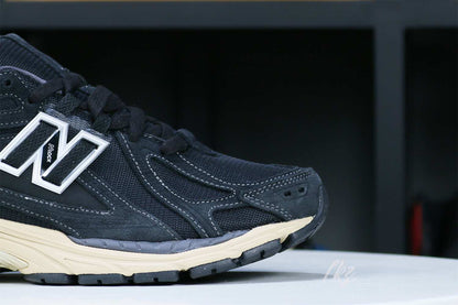 New Balance 1906R Black Black Taupe