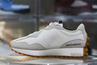 New Balance Wmns 327 Moonbeam Outerspace