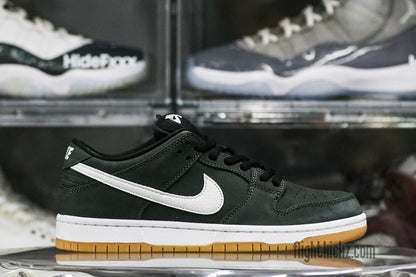 Nike Dunk SB Black Gum 2023
