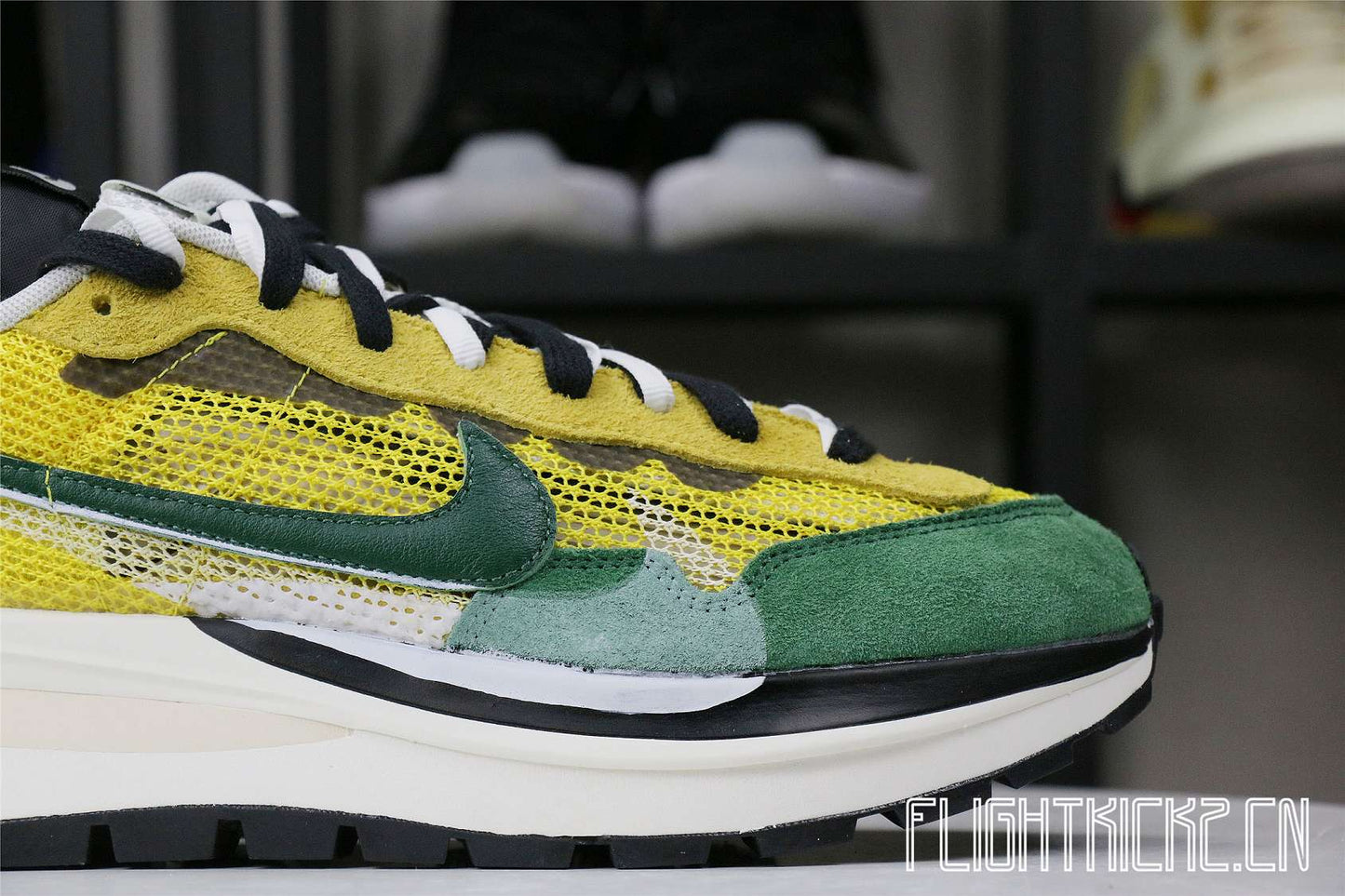 Nike Vaporwaffle sacai Tour Yellow Stadium Green (LN5 A1)