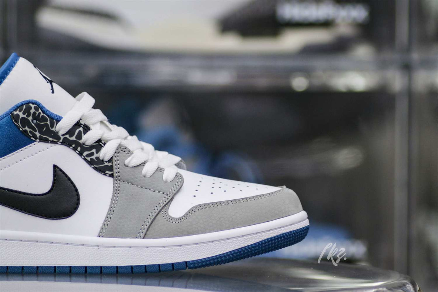 Air Jordan 1 Low SE True Blue