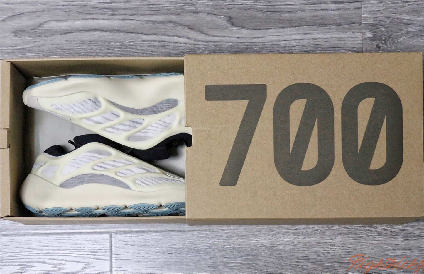 Adidas Yeezy 700 v3 Grey Azael 2019(Glow)