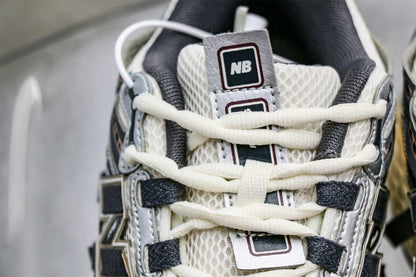 New Balance 1906A Silver Metalic Castlerock