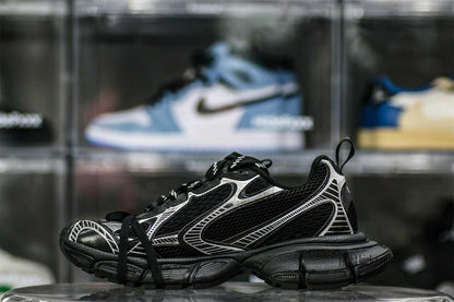 B@lenciag* 3XL Ski Sneaker in Black and white