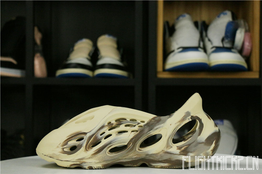 Yeezy Foam RNNR MX Cream Clay (GX8774 (LN5 A1 Batch)