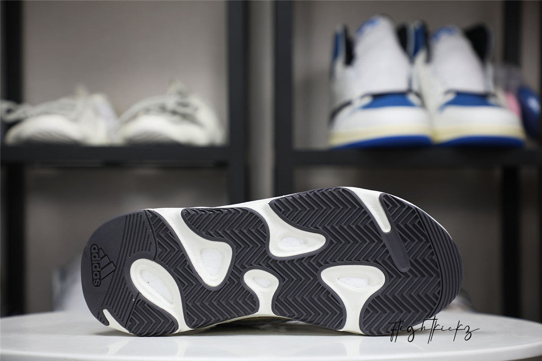 Yeezy Boost 700 V2 Cream 2021