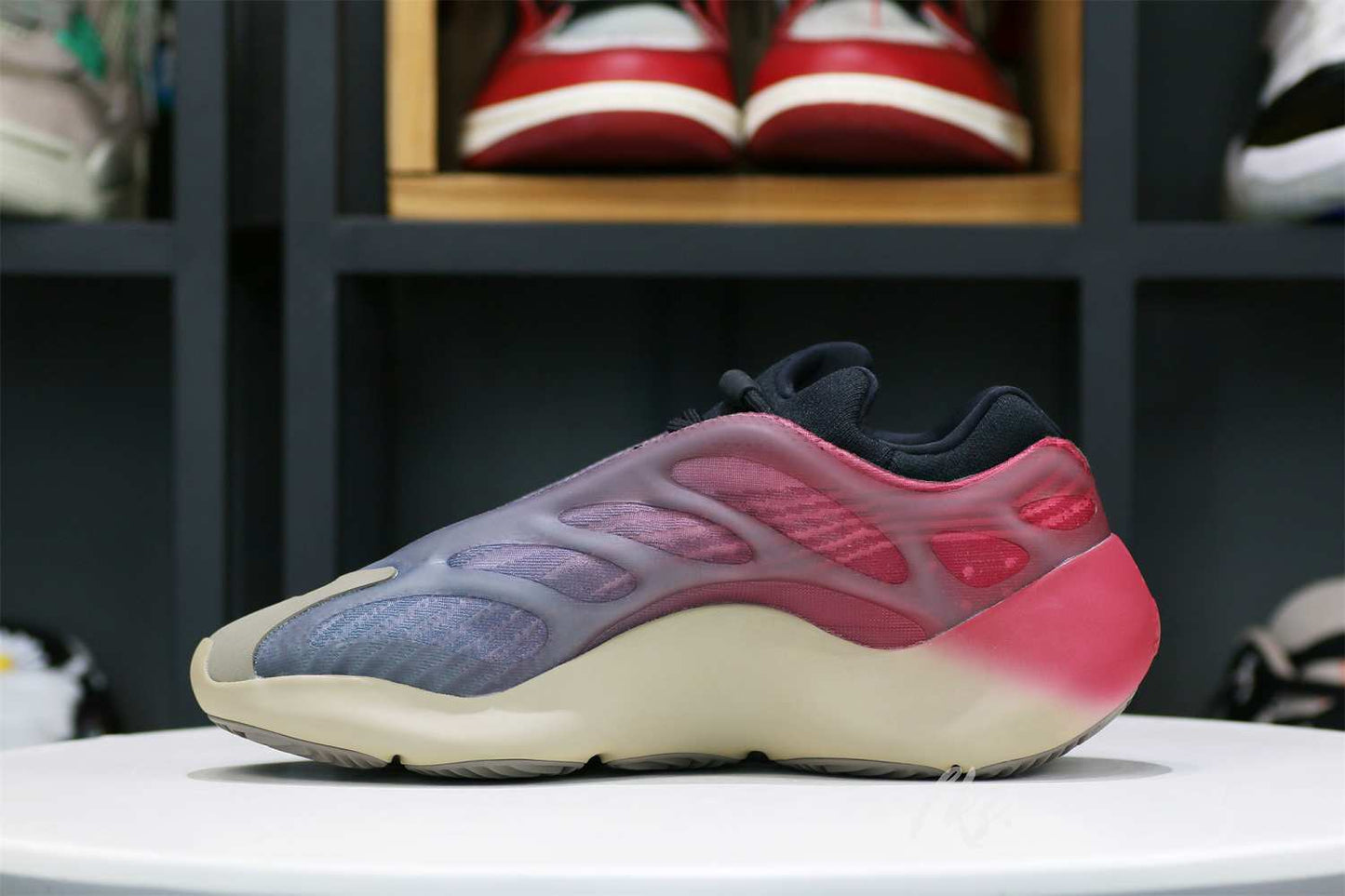 Yeezy 700 V3 Fade Carbon 2022