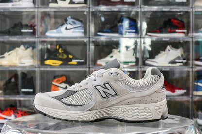 New Balance 2002R Grey