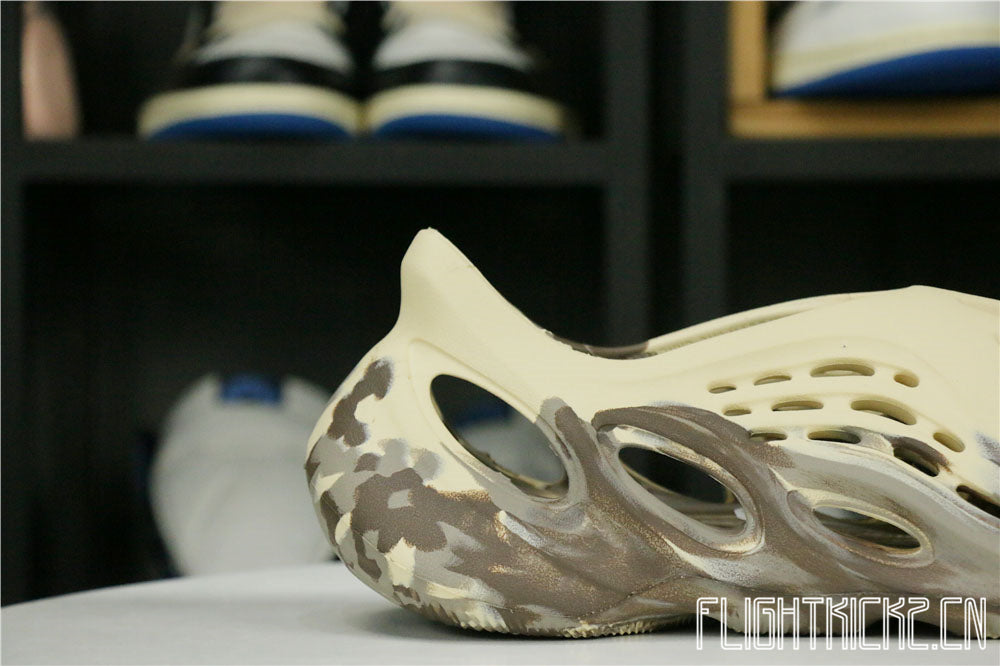 Yeezy Foam RNNR MX Cream Clay (GX8774 (LN5 A1 Batch)