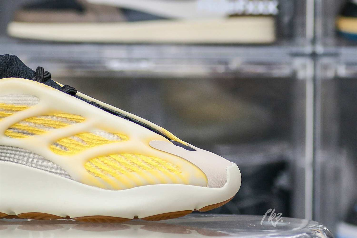 Yeezy 700 v3 Mono Safflower 2022