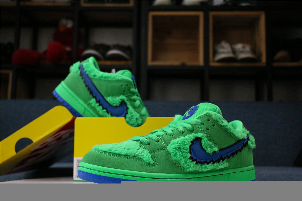 Grateful Dead x Nike SB Dunk Low Green