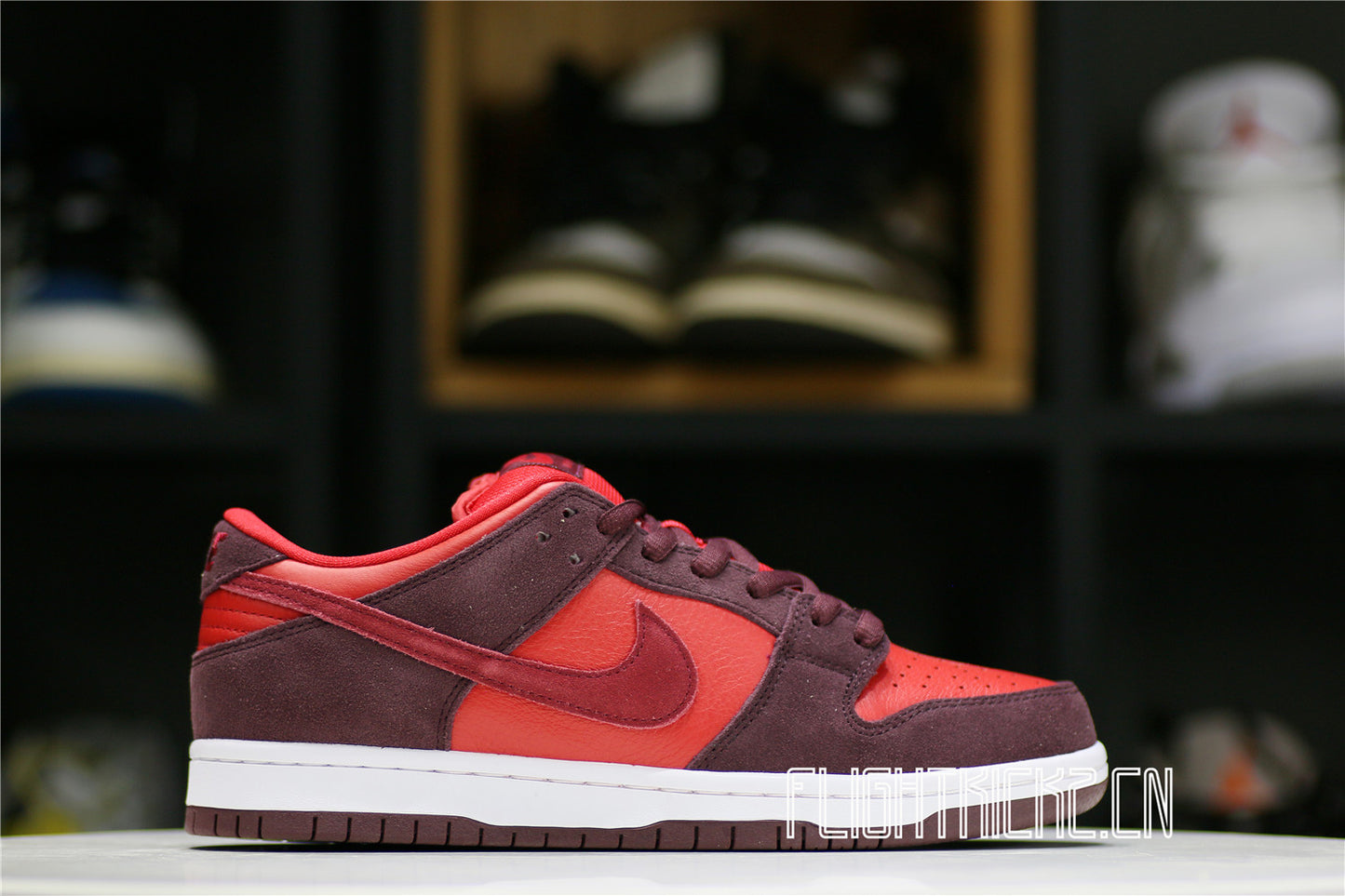 Nike SB Dunk Low Cherry