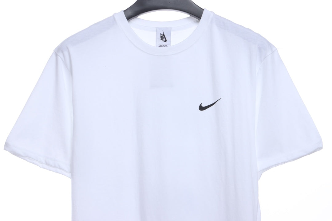 Nike Stuart co-signed the classic letter pattern short sleeves