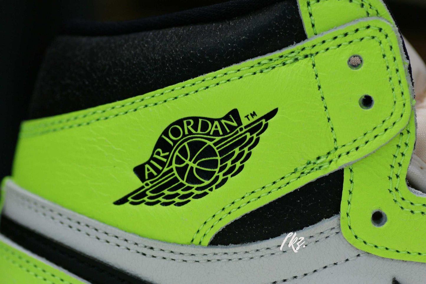 Air Jordan 1 High OG Volt