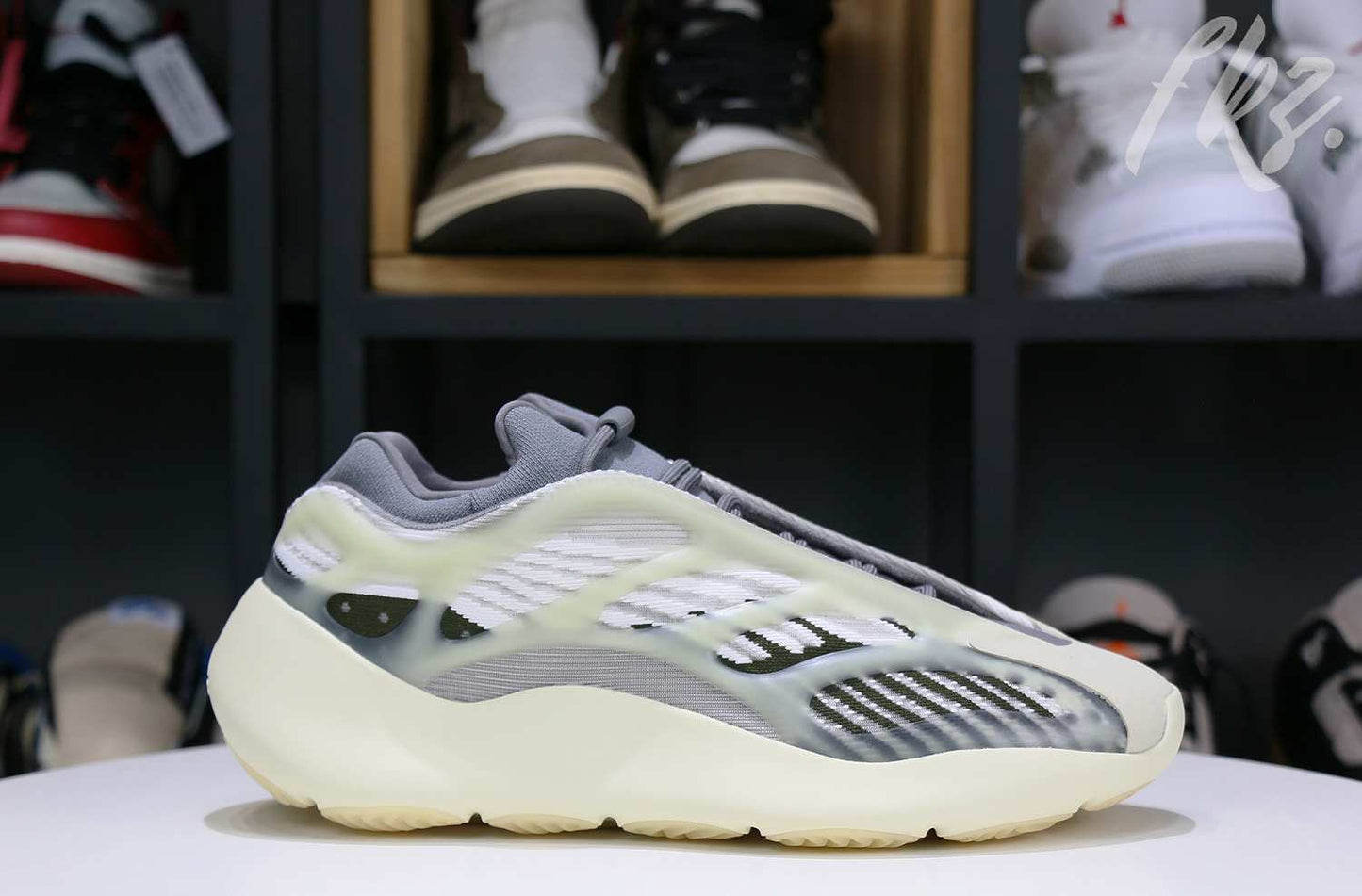 Yeezy 700 V3  Fade Salt  2022