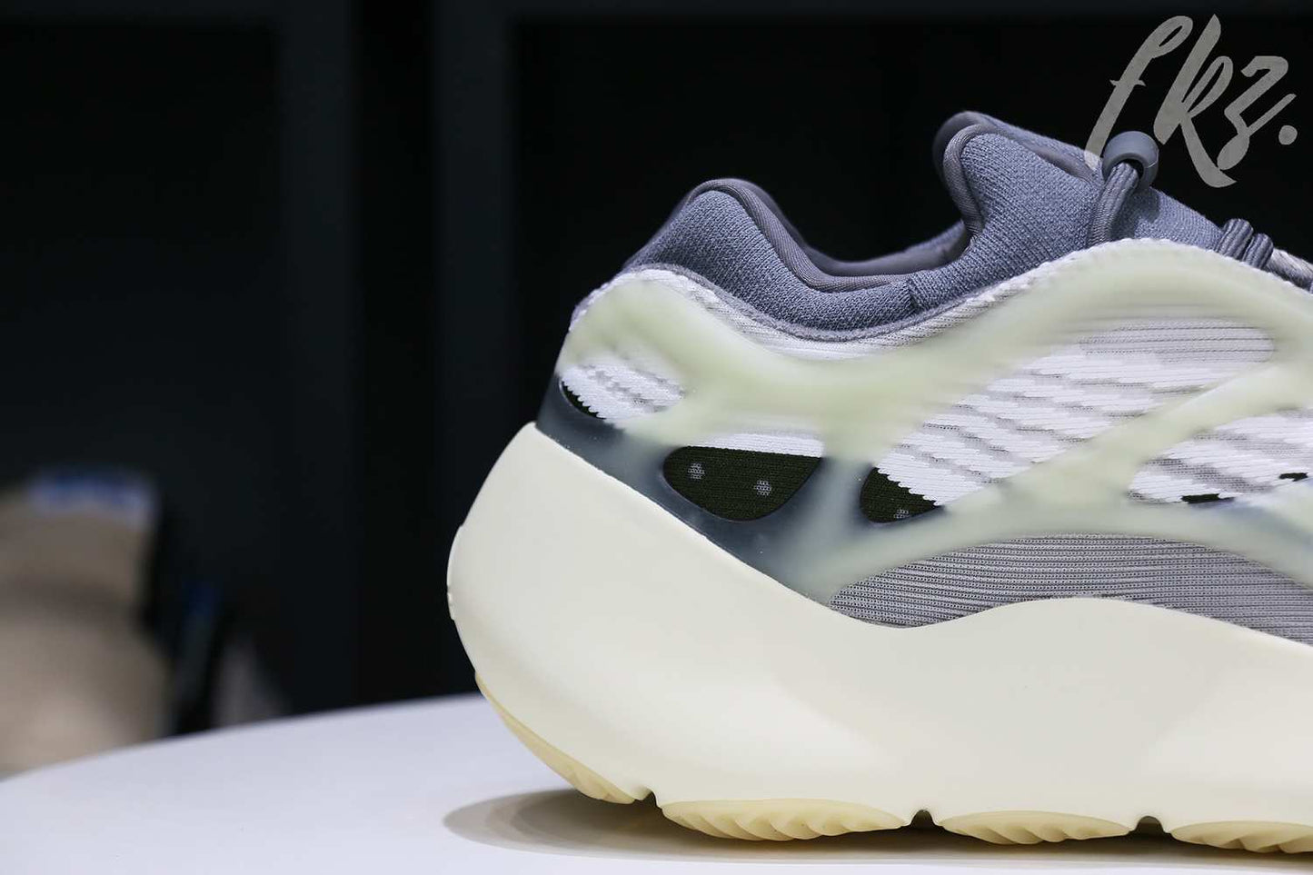 Yeezy 700 V3  Fade Salt  2022