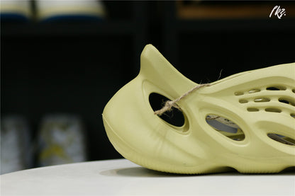 adidas Yeezy Foam RNNR Sulfur(LN5 A1 Batch)