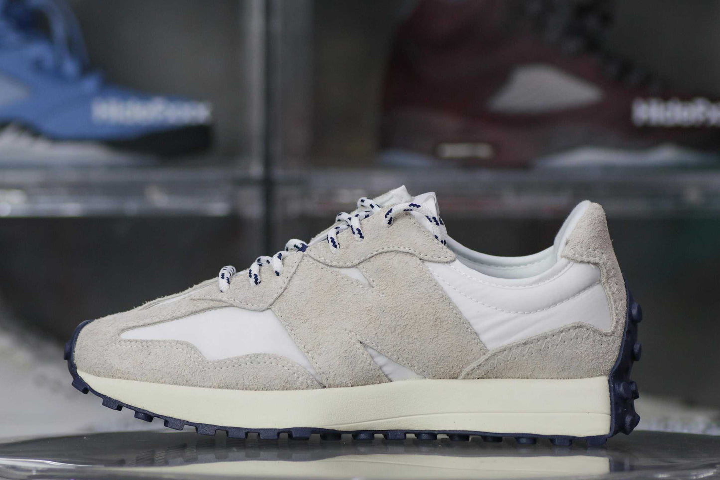 New Balance 327 Moonbeam